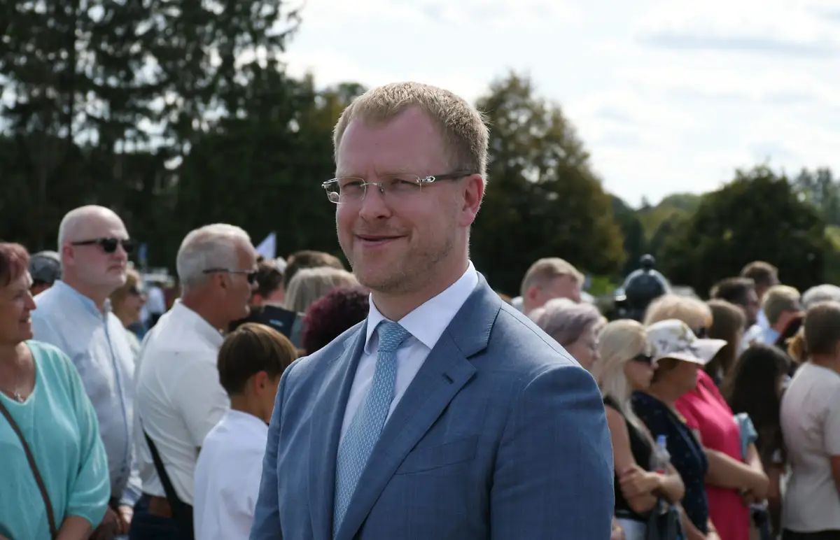 Elksniņš slepenībā tiesājas ar VID