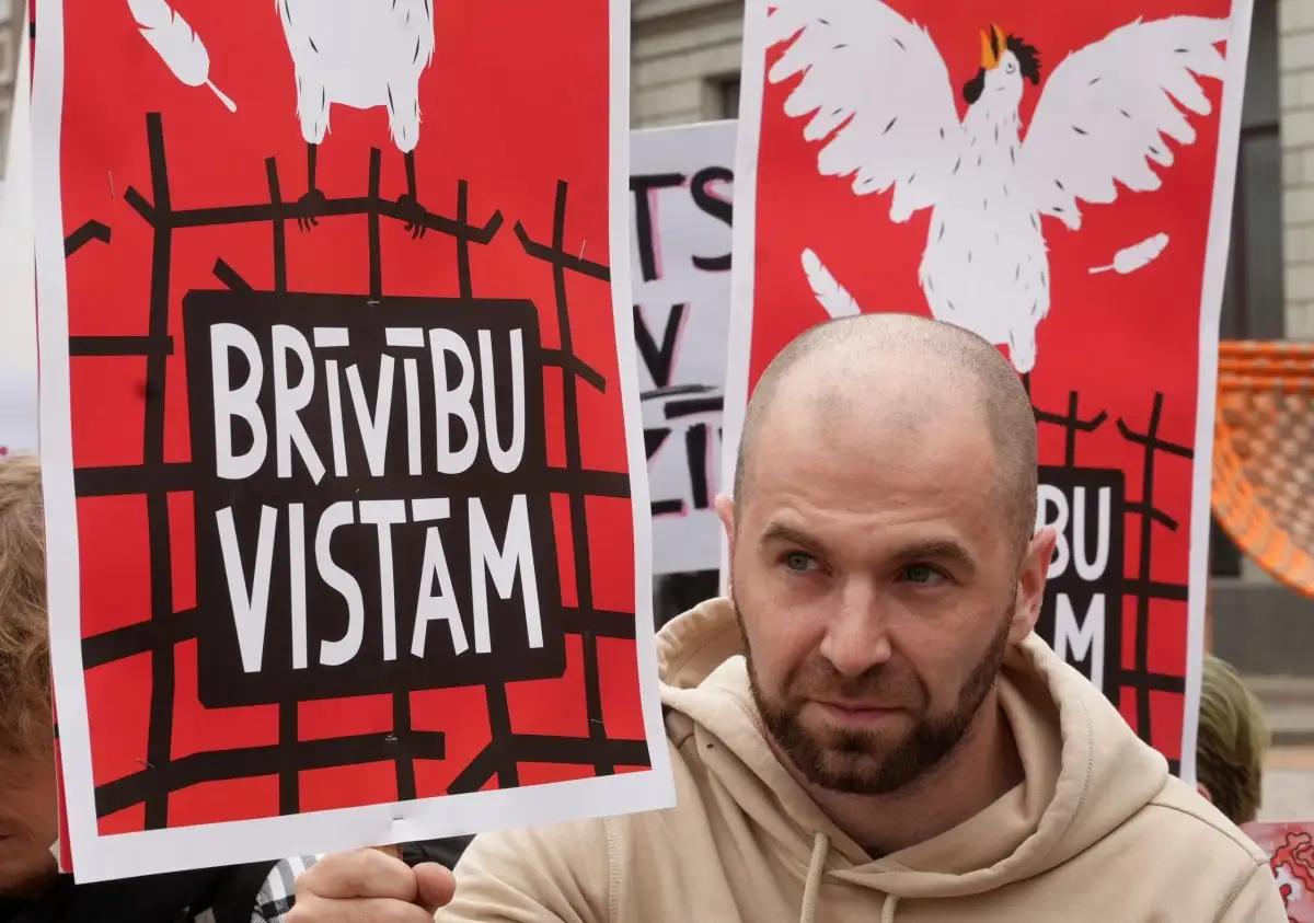 Rīgā notiks akcija pret dējējvistu turēšanu sprostos