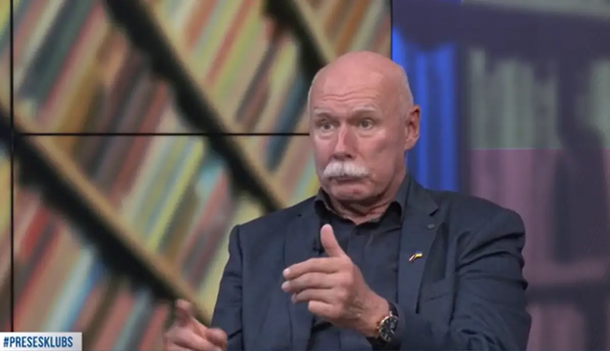 Десять лет в эфире: TV24 закрыл программу Апиниса из-за законодательства