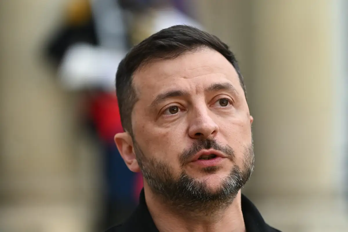 Зеленский отправляет в отставку премьер-министра Украины