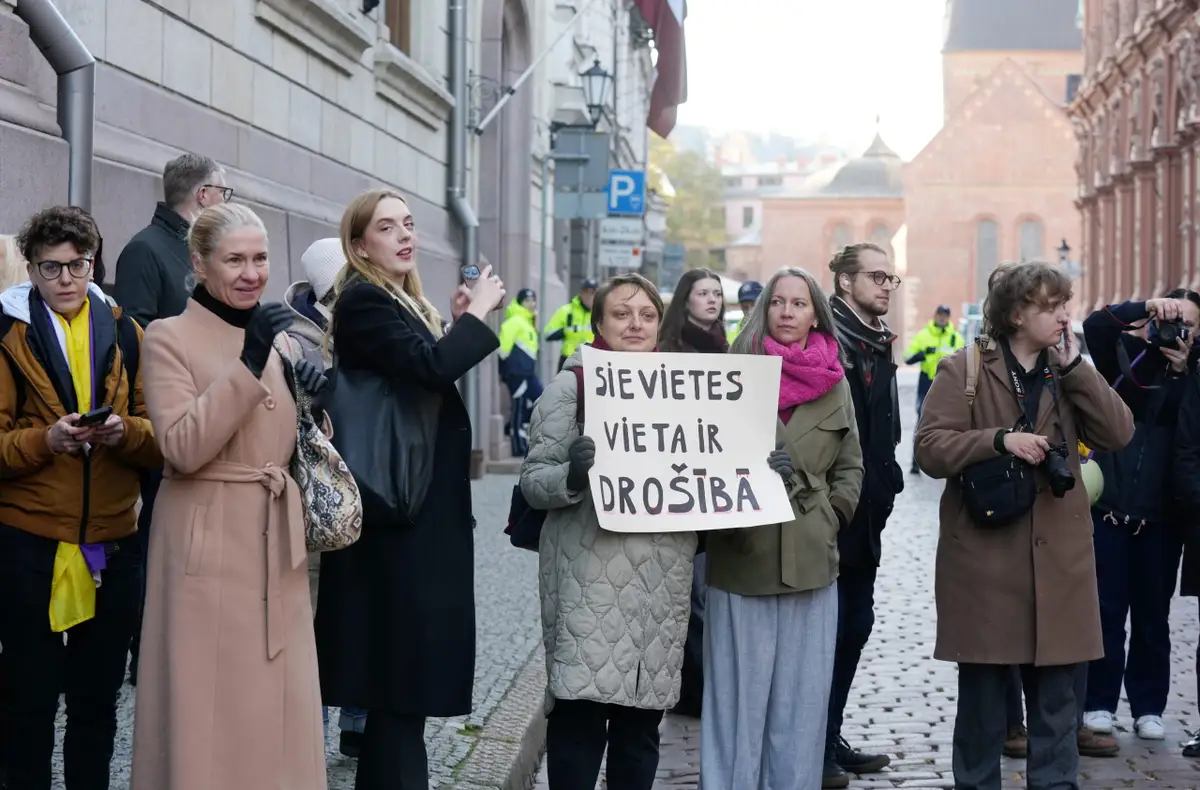 Pret lēmumu izstāties no Stambulas konvencijas protestēs arī latvieši ārpus Latvijas