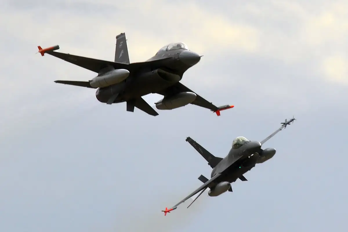 НАТО показывает силу: турецкие F-16 прибыли в Латвию
