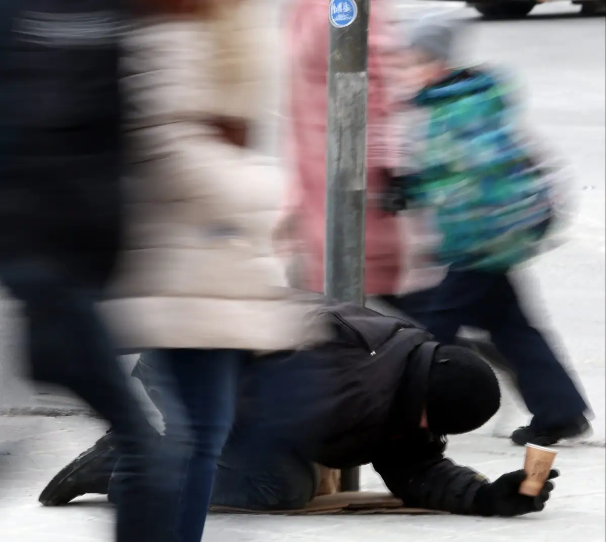 Latvijā nabadzības riskam pirms gada bija pakļauta ceturtdaļa iedzīvotāju