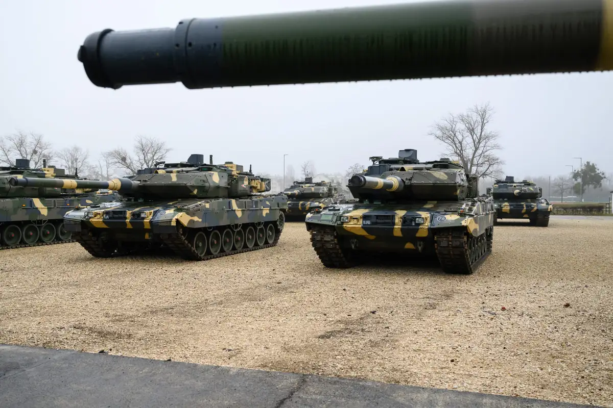 Или Европа рухнет под тяжестью военных расходов как СССР, или… Что предлагает Pietiek