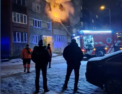 В результате пожара в Риге погиб человек: подробности (ВИДЕО)
