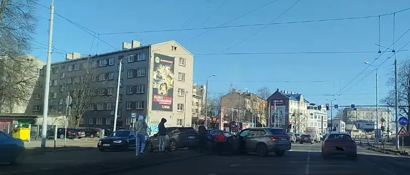 Пятница, 13-е: на Чака столкнулись 3 машины (ВИДЕО)