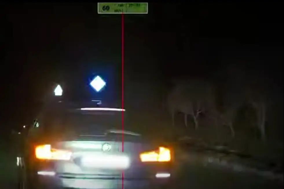Пришлось дважды таранить: полиция остановила отчаянного водителя BMW (ВИДЕО)