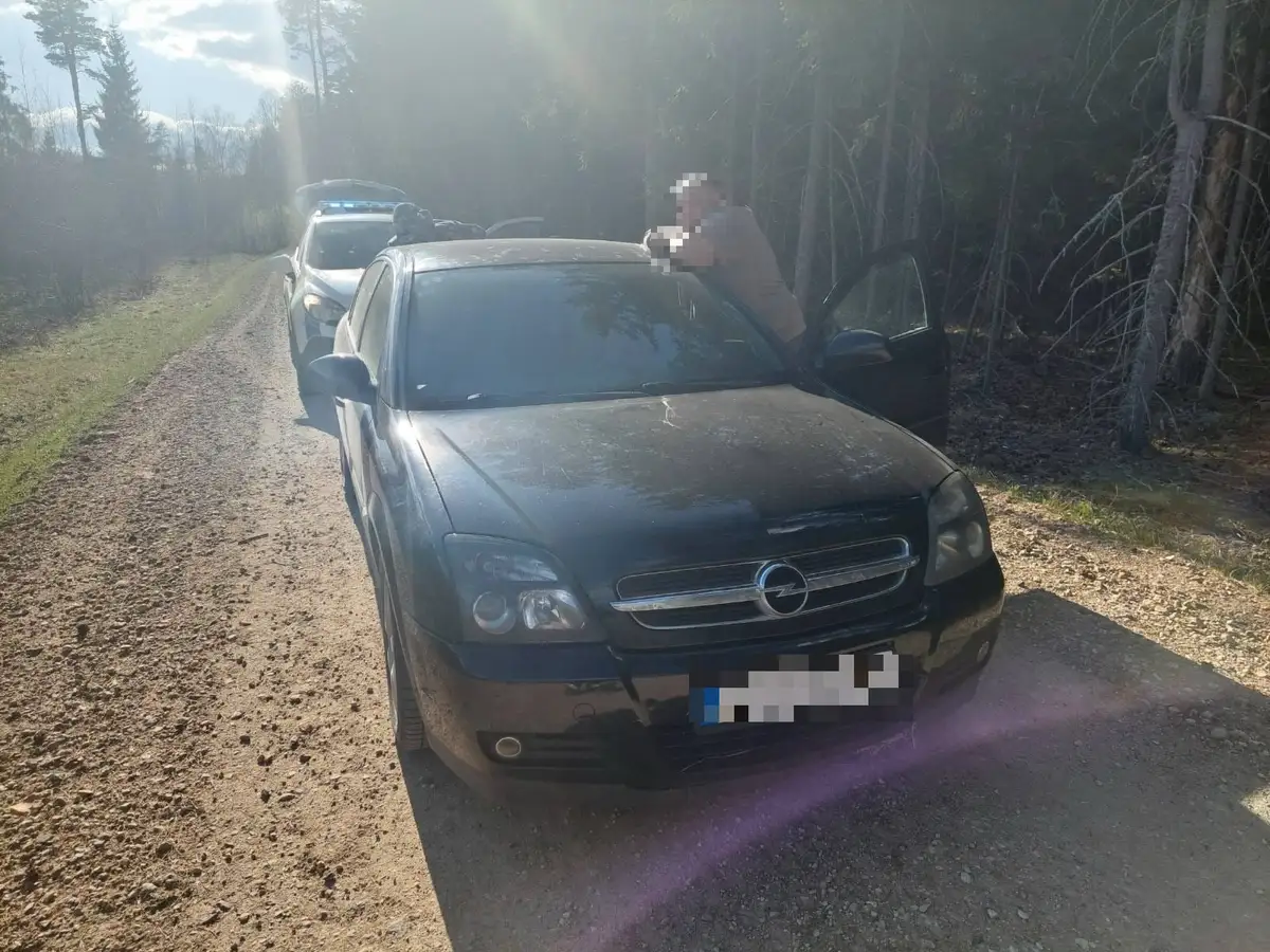 Азиатов вёз гражданин Молдовы: пограничники задержали трёх перевозчиков нелегалов