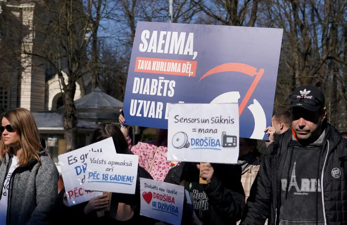 Piketā vairāki desmiti cilvēku pieprasa 1. tipa diabēta pacientus nodrošināt ar sensoriem un insulīna sūkņiem