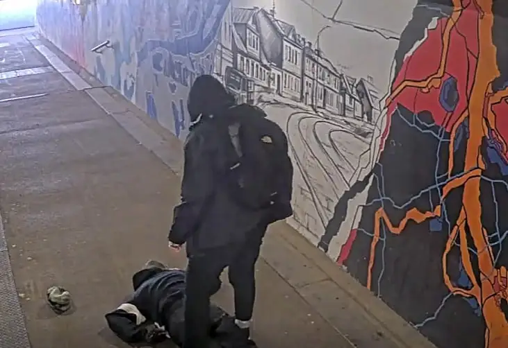 Avotu apkaimes tunelī piekautais vīrietis ar uzbrucēju sastrīdējies jau iepriekš