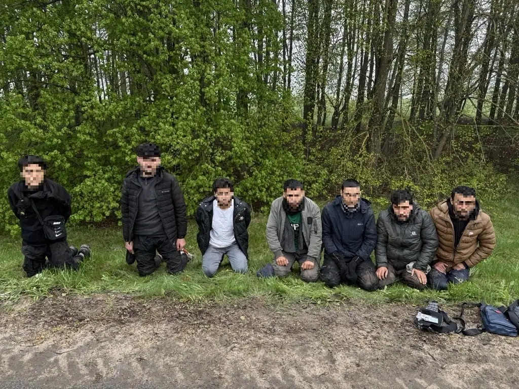 Не ушёл: как в Латгалии полиция гонялась за перевозчиком нелегалов