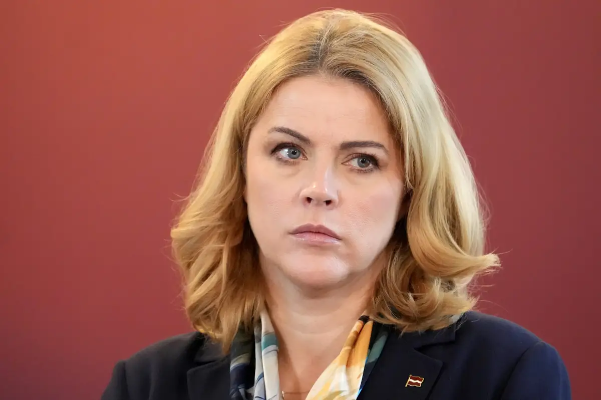 «Какие убежища? Даёшь велодорожки!» Силиня — о приоритетах своего бывшего правительства