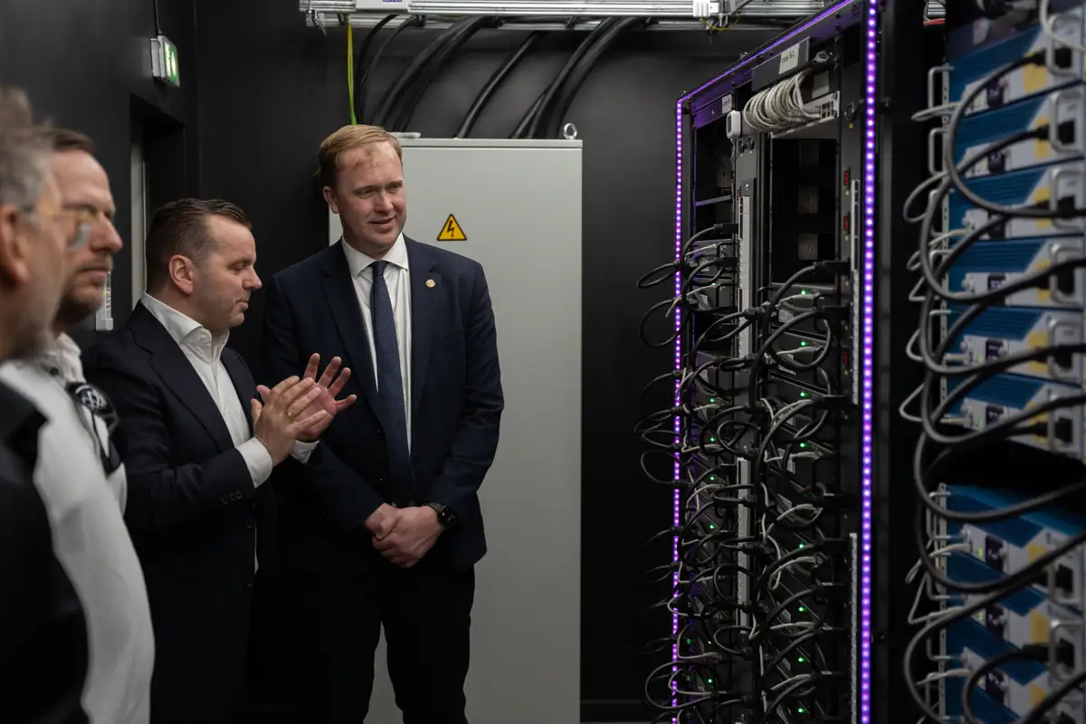 Smiltenē darbu sāk Baltijā pirmā blokķēdes datu centra integrētā katlumāja