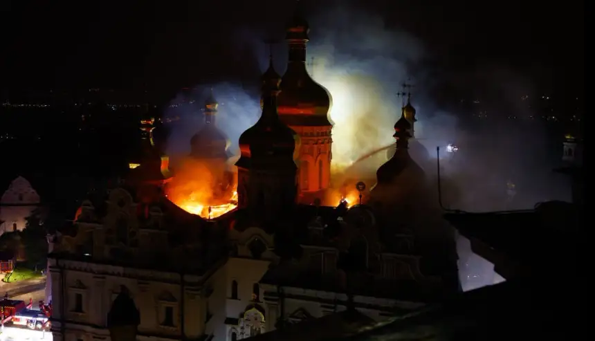 РФ атаковала Киево-Печерскую лавру и киностудию Довженко (ФОТО, ВИДЕО)