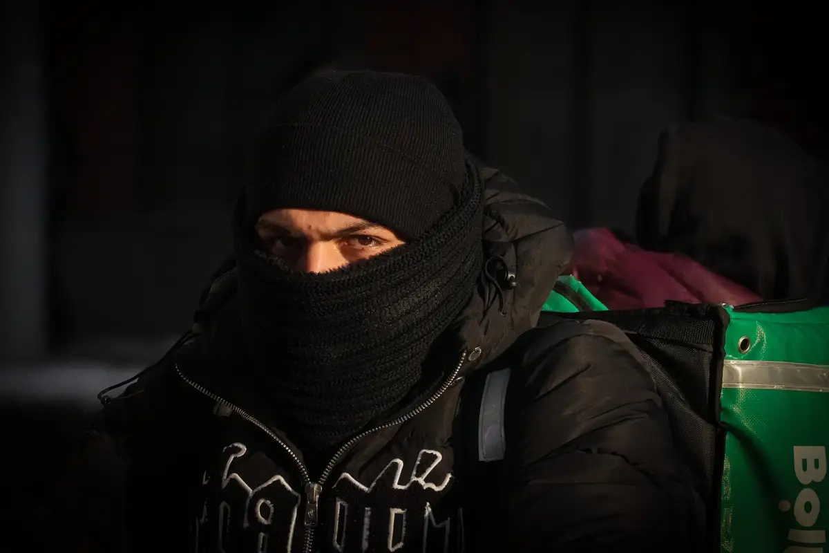«Не в цвете кожи дело». Пост латвийского писателя о мигрантах вызвал бурную дискуссию