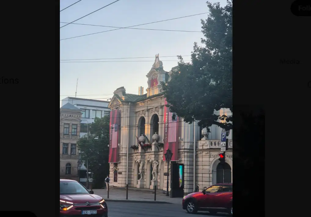 «Амиши уничтожат латышский язык быстрее русских»: рижане в шоке от оформления Национального театра