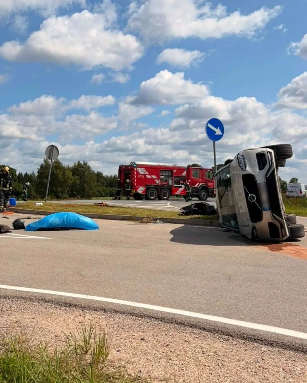 В двери остался отпечаток мотоцикла: жуткое ДТП под Тукумсом