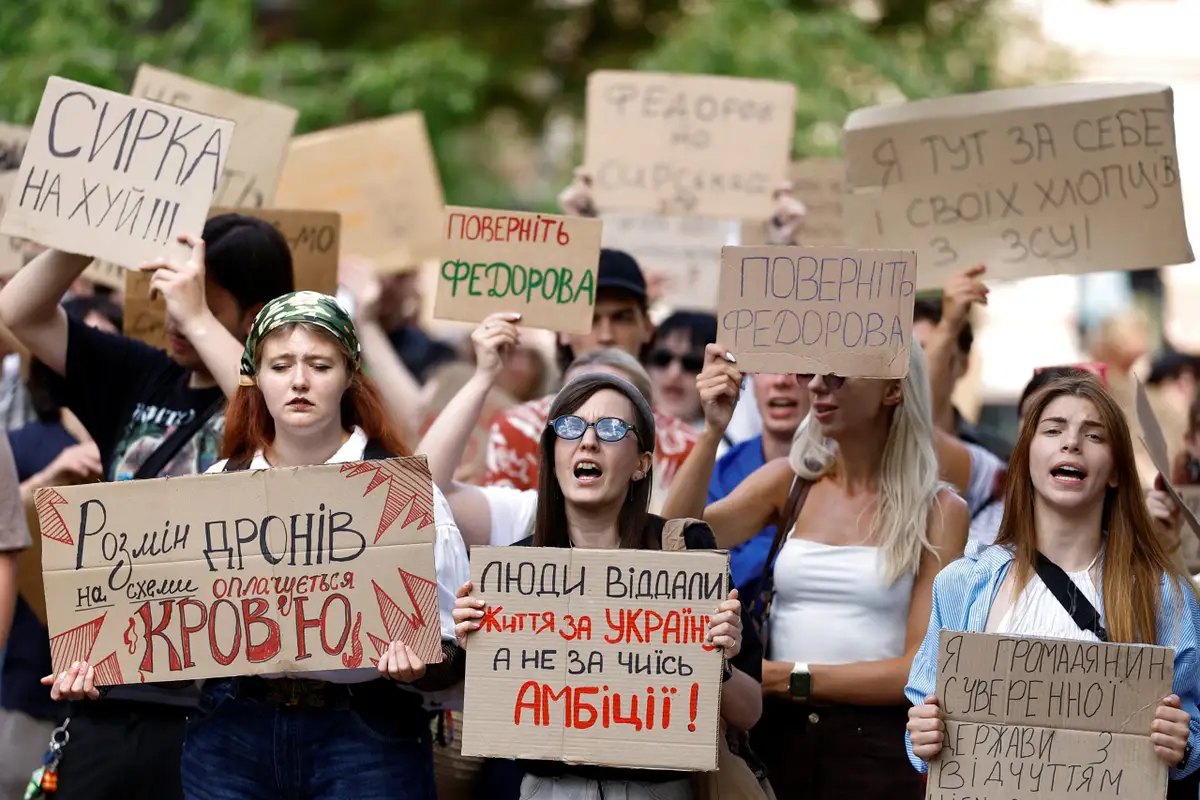 В Киеве снова прошел протест в поддержку Михаила Федорова
