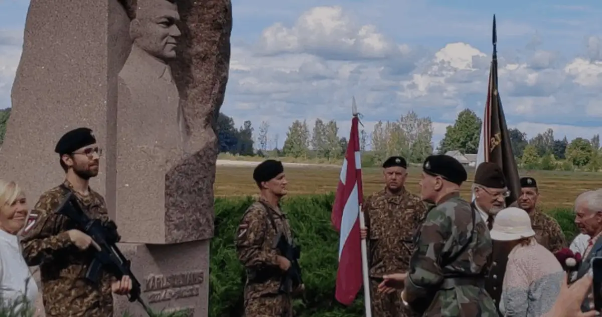 Пока всё проходит мирно. Айзсарги начали патрулировать улицы Риги