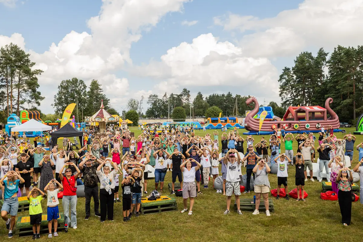 Для молодежи в Латвии “длительная работа” – это 3-5 лет, для людей старше 40 лет – более 10 лет