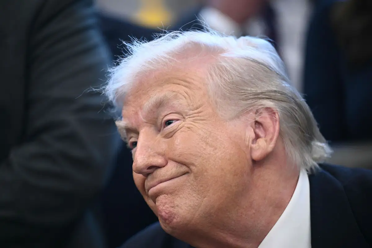 100 000 — и вы увидите мой твит первыми: Трамп придумал новый источник дохода