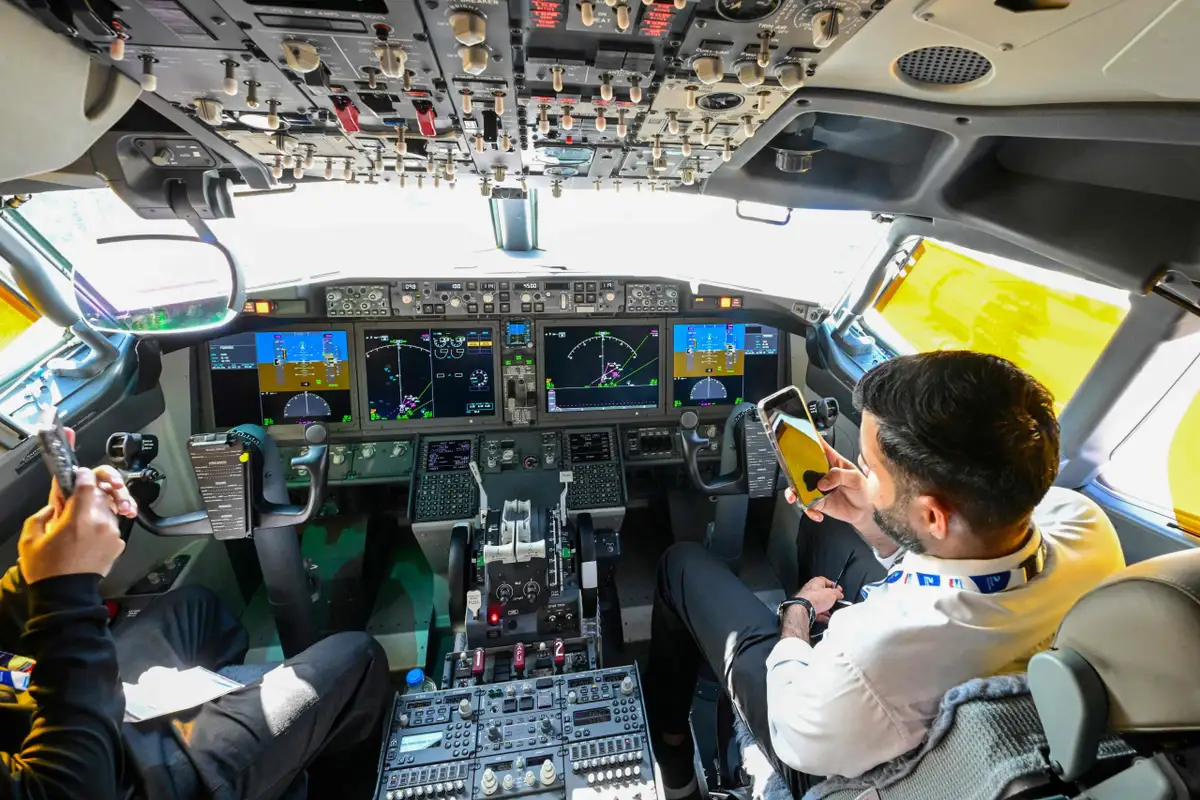 ЧП на борту Flydubai: один из пилотов ударил другого ножом