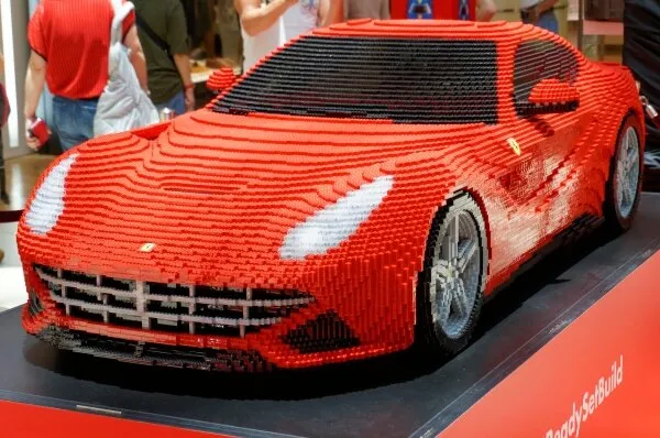 Автомобили реальных размеров из… LEGO
