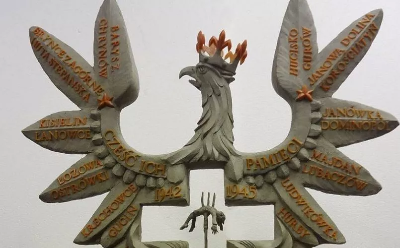 «Польские шовинисты ничем не отличаются от московских»: украинцы обиделись на памятник Волынской резне