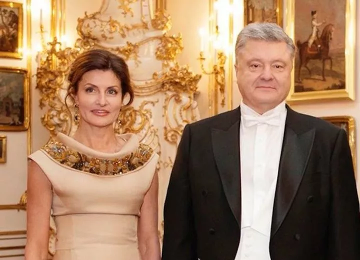 Порошенко и его семья двумя самолетами покинули Украину