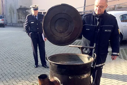Немецкие ведьмы сварили ноги девушки в котле