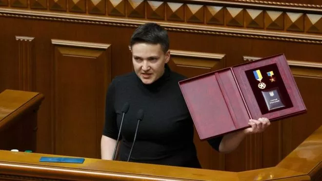 Депутаты думают, как лишить Савченко звания «Героя»