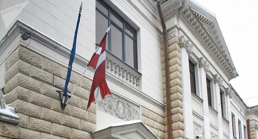 Izraidītajiem Latvijas diplomātiem Krievija jāpamet līdz 9.maija dienas beigām
