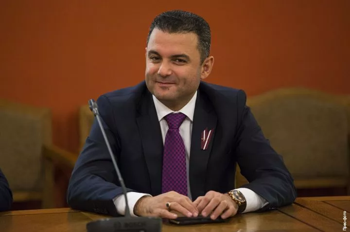 Abu Meri solās gādāt par veselības pakalpojumu pieejamību iedzīvotājiem