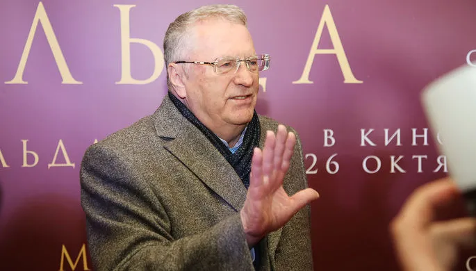 Жириновский предложил сажать писателей в тюрьму для вдохновения