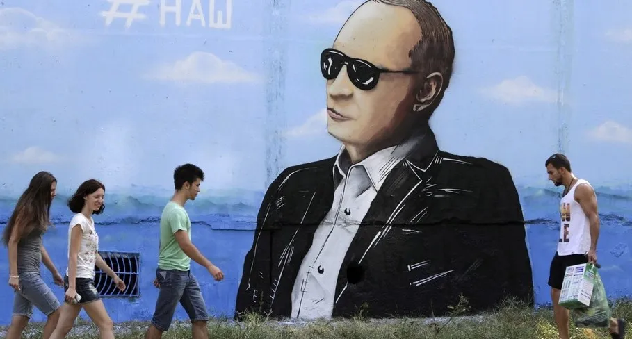 Политолог: санкции должны были сделать Путина «токсичным», вызвав протест олигархов. Но потеря власти хуже санкций