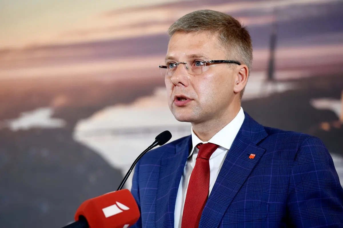 Ушаков: чтобы видеть развитие Латвии, нужно вспомнить, как мы жили 25 лет назад