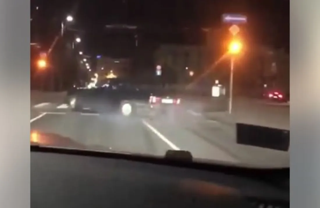 А где ж полиция: дикие гонки в центре Риги (видео)