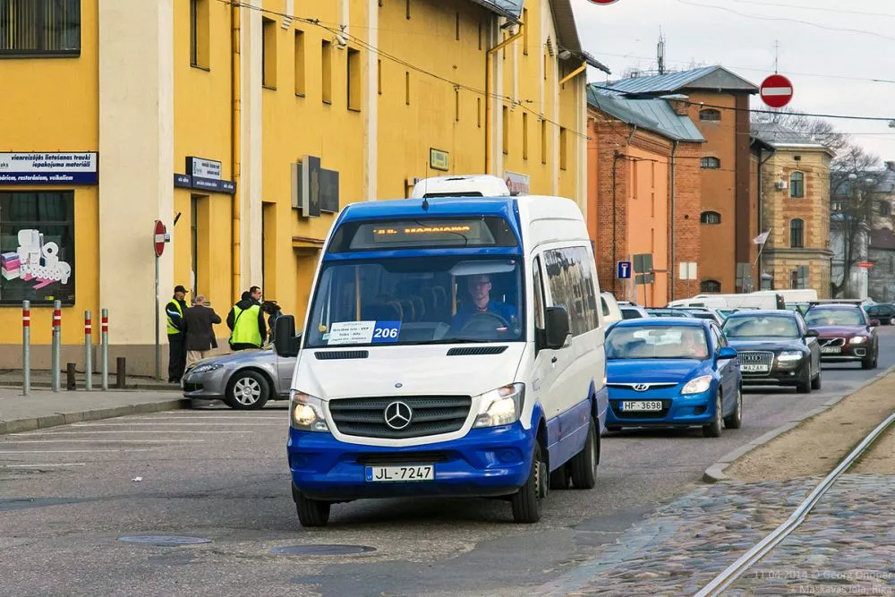 Darbu Rīgas sabiedriskā transporta tīklā atsāk mikroautobusi