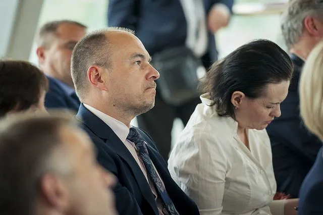 Откат 28% — как Нацблок себе «пожертвования» организует за наши деньги