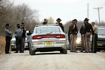 Пес выстрелил в хозяина из пистолета