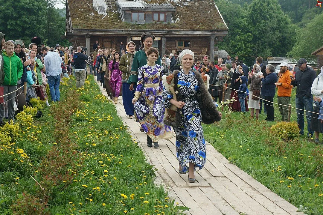 Новые русские крестьяне: за хлебом — на вертолёте и в норковых ватниках