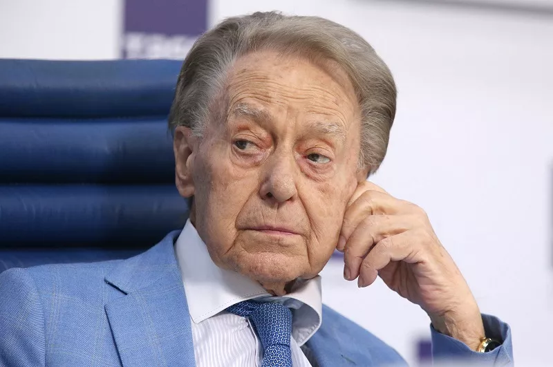 «Не смейте забывать учителей»: умер поэт Андрей Дементьев
