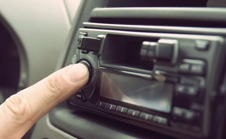 NEPLP nevērtēs sankcijām pakļauto krievu mūziķu skaņdarbu atskaņošanu Latvijas radiostacijās