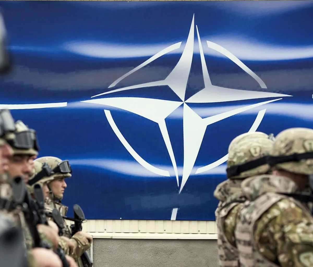 Порошенко в панике. Украинцам больше не нравятся НАТО и ЕС