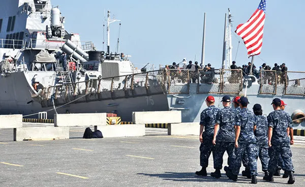 Корабли НАТО сбежали из Чёрного моря, ракеты России сорвали учения США и Украины