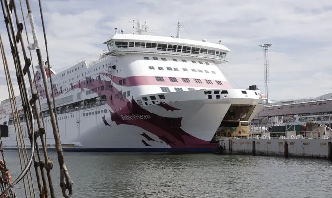 На пароме Tallink нашли труп молодой женщины