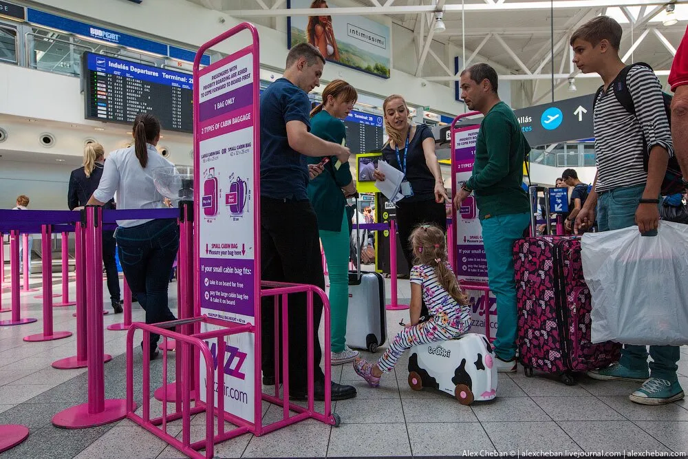 Доплатите 65 евро: Wizz Air стал применять новые требования к подушкам для шеи