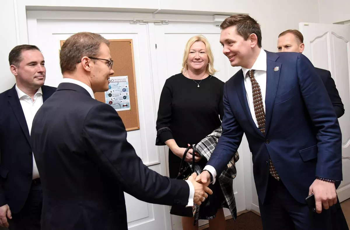 «KPV LV» valde atsauc parakstu no koalīcijas līguma, bet frakcijas vadība to neatbalsta