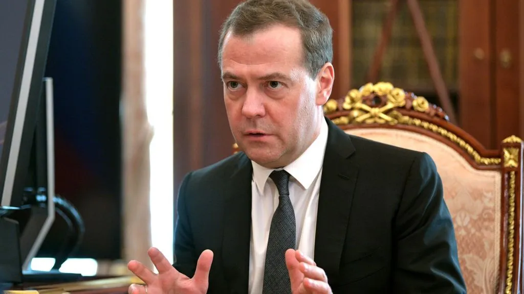 «При условии вменяемости…»: правительство Медведева готовит революцию и госпереворот