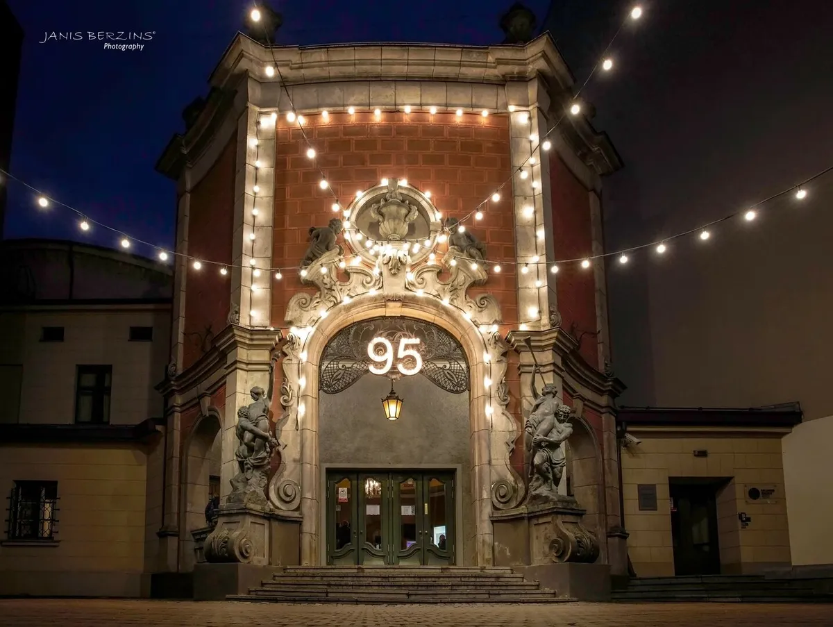 Один из красивейших кинотеатров Европы Splendid Palace отмечает 95-летие
